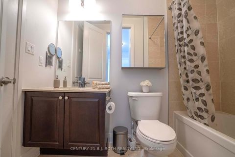 Photo 24 at 313 - 15277 Yonge Street S, Aurora Village, Aurora