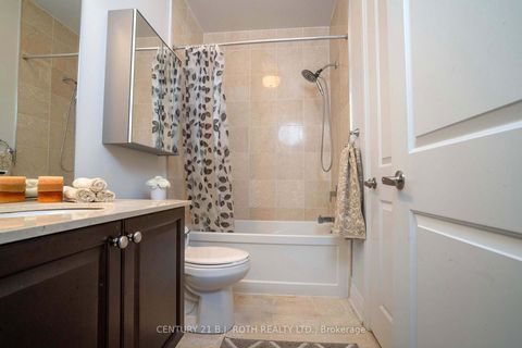 Photo 25 at 313 - 15277 Yonge Street S, Aurora Village, Aurora