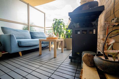 Photo 28 at 313 - 15277 Yonge Street S, Aurora Village, Aurora