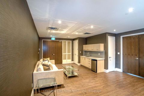 Photo 31 at 313 - 15277 Yonge Street S, Aurora Village, Aurora