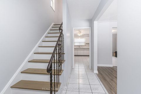 Photo 14 at 12 Thurodale Avenue, Amesbury, Toronto