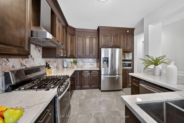 Photo 13 at 24 Overture Lane, Bramalea North Industrial, Brampton