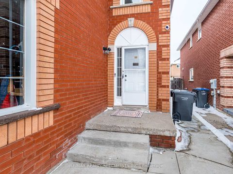 Photo 3 at 3927 Rippleton Lane, Lisgar, Mississauga