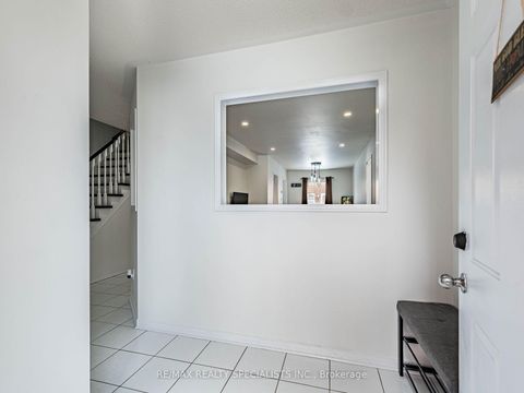 Photo 4 at 3927 Rippleton Lane, Lisgar, Mississauga