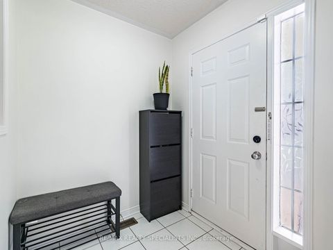 Photo 5 at 3927 Rippleton Lane, Lisgar, Mississauga