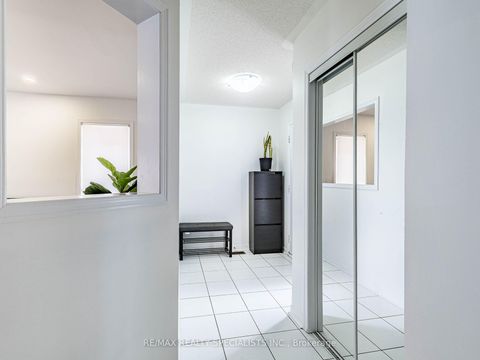 Photo 7 at 3927 Rippleton Lane, Lisgar, Mississauga