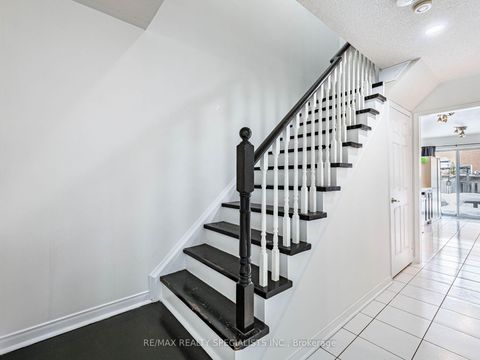 Photo 9 at 3927 Rippleton Lane, Lisgar, Mississauga