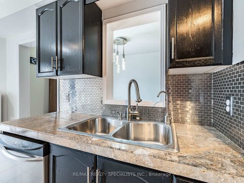 Photo 17 at 3927 Rippleton Lane, Lisgar, Mississauga