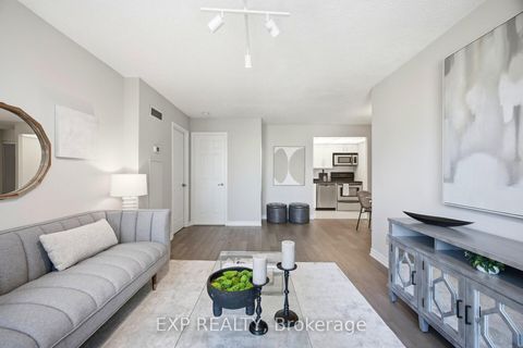 Photo 5 at 1106 - 40 Scollard Street, Annex, Toronto