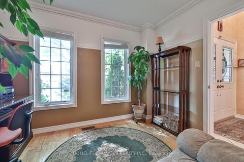 Photo 7 at 110 Red River Crescent, Woodland Hill, Newmarket