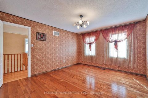 Photo 29 at 110 Red River Crescent, Woodland Hill, Newmarket