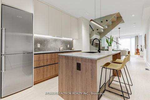 Photo 3 at 673 Crawford Street, Little Italy, Toronto