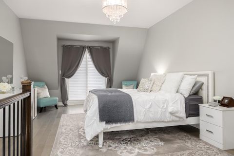 Photo 16 at 16 Powseland Crescent, West Woodbridge, Vaughan