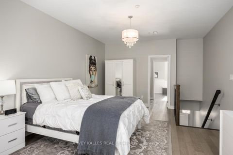 Photo 18 at 16 Powseland Crescent, West Woodbridge, Vaughan