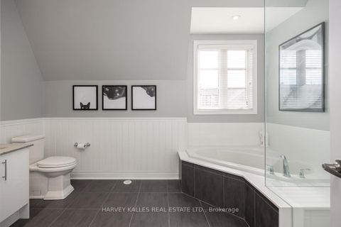 Photo 20 at 16 Powseland Crescent, West Woodbridge, Vaughan