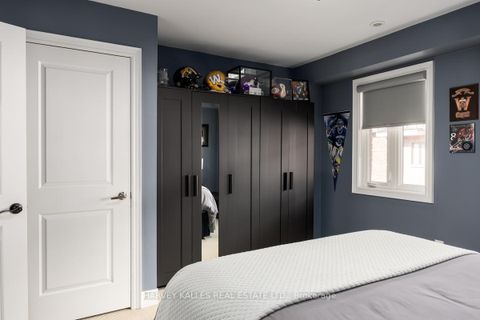 Photo 25 at 16 Powseland Crescent, West Woodbridge, Vaughan