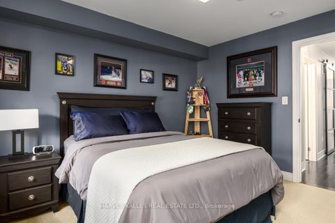 Photo 26 at 16 Powseland Crescent, West Woodbridge, Vaughan