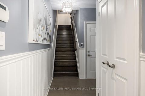 Photo 33 at 16 Powseland Crescent, West Woodbridge, Vaughan