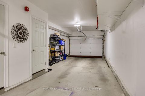 Photo 37 at 16 Powseland Crescent, West Woodbridge, Vaughan