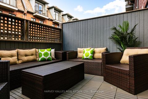 Photo 39 at 16 Powseland Crescent, West Woodbridge, Vaughan