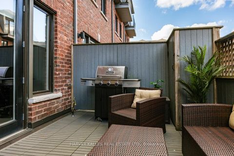 Photo 40 at 16 Powseland Crescent, West Woodbridge, Vaughan