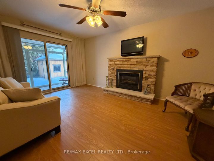 Photo 1 at 465 Becker Road, Crosby, Richmond Hill