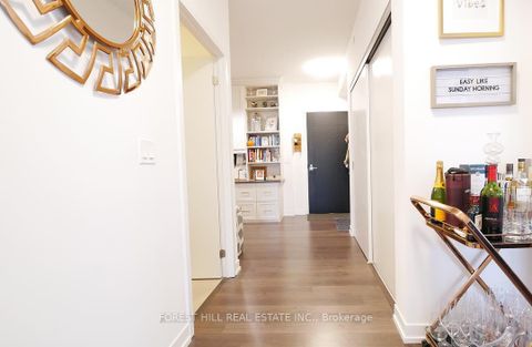 Photo 2 at 910 - 89 DUNFIELD Avenue, Mount Pleasant West, Toronto