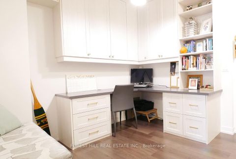 Photo 4 at 910 - 89 DUNFIELD Avenue, Mount Pleasant West, Toronto