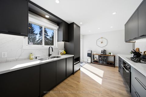 Photo 16 at 41 Camlaren Crescent, Kleinburg, Vaughan