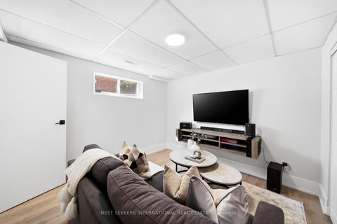 Photo 40 at 41 Camlaren Crescent, Kleinburg, Vaughan