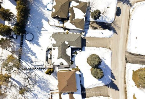 Photo 48 at 41 Camlaren Crescent, Kleinburg, Vaughan