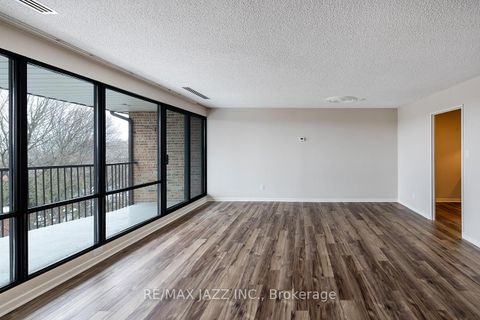 Photo 9 at 403 - 337 Simcoe Street N, O'Neill, Oshawa