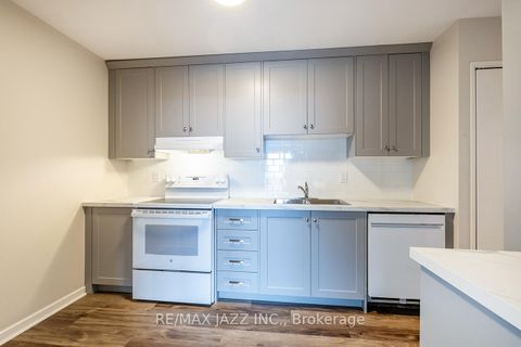 Photo 13 at 403 - 337 Simcoe Street N, O'Neill, Oshawa