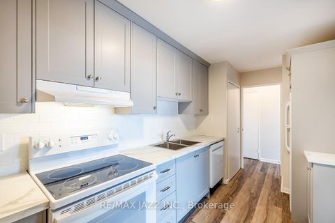 Photo 14 at 403 - 337 Simcoe Street N, O'Neill, Oshawa