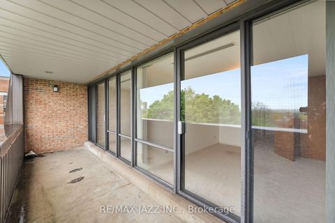 Photo 24 at 403 - 337 Simcoe Street N, O'Neill, Oshawa