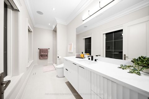 Photo 25 at 920 18TH Side Road, King City, King