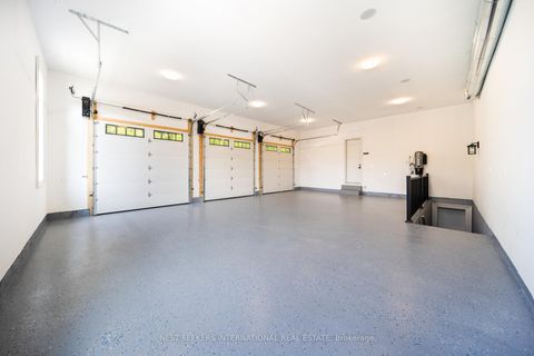 Photo 34 at 920 18TH Side Road, King City, King