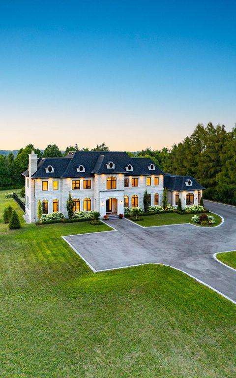 Photo 43 at 920 18TH Side Road, King City, King