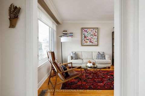 Photo 3 at 4 Gatewood Crescent, Humber Valley, Toronto