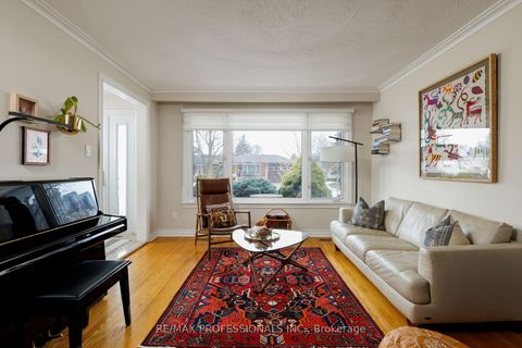 Photo 4 at 4 Gatewood Crescent, Humber Valley, Toronto