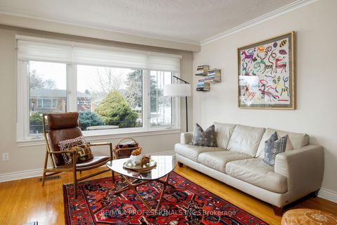 Photo 5 at 4 Gatewood Crescent, Humber Valley, Toronto