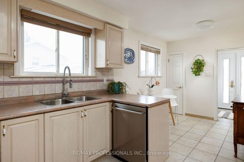 Photo 15 at 4 Gatewood Crescent, Humber Valley, Toronto