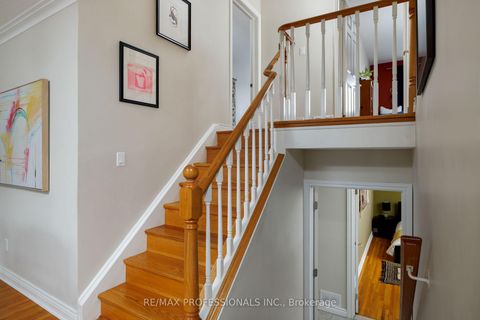 Photo 16 at 4 Gatewood Crescent, Humber Valley, Toronto