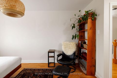 Photo 19 at 4 Gatewood Crescent, Humber Valley, Toronto