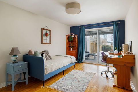 Photo 28 at 4 Gatewood Crescent, Humber Valley, Toronto