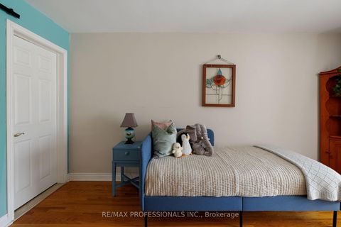 Photo 30 at 4 Gatewood Crescent, Humber Valley, Toronto