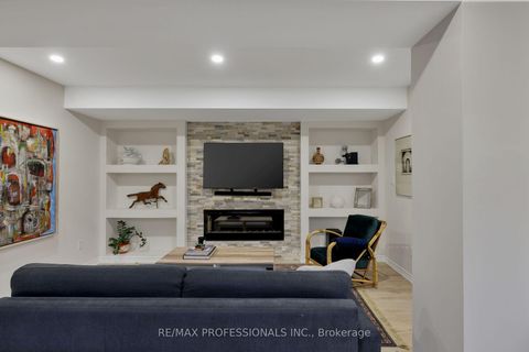 Photo 33 at 4 Gatewood Crescent, Humber Valley, Toronto