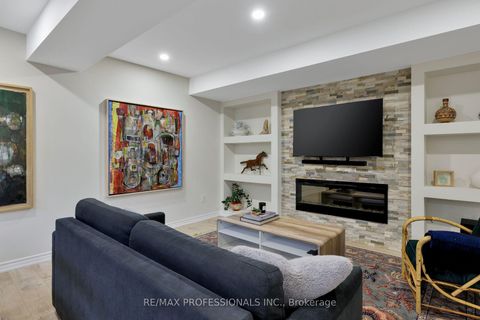 Photo 34 at 4 Gatewood Crescent, Humber Valley, Toronto