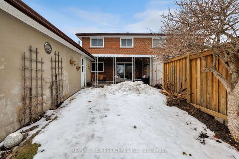 Photo 41 at 4 Gatewood Crescent, Humber Valley, Toronto