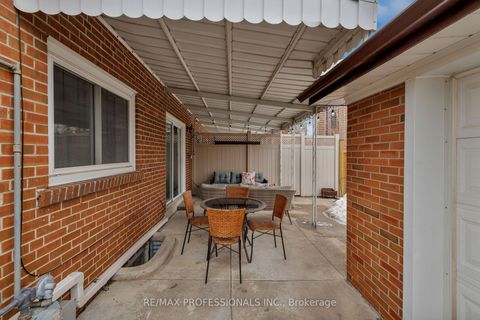 Photo 43 at 4 Gatewood Crescent, Humber Valley, Toronto